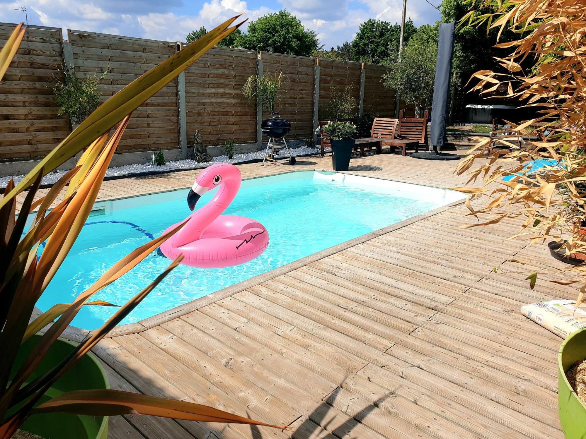 Willa Tiny House Avec Jardin Et Acces Piscine Chauffee Saint-Médard-en-Jalles Zewnętrze zdjęcie