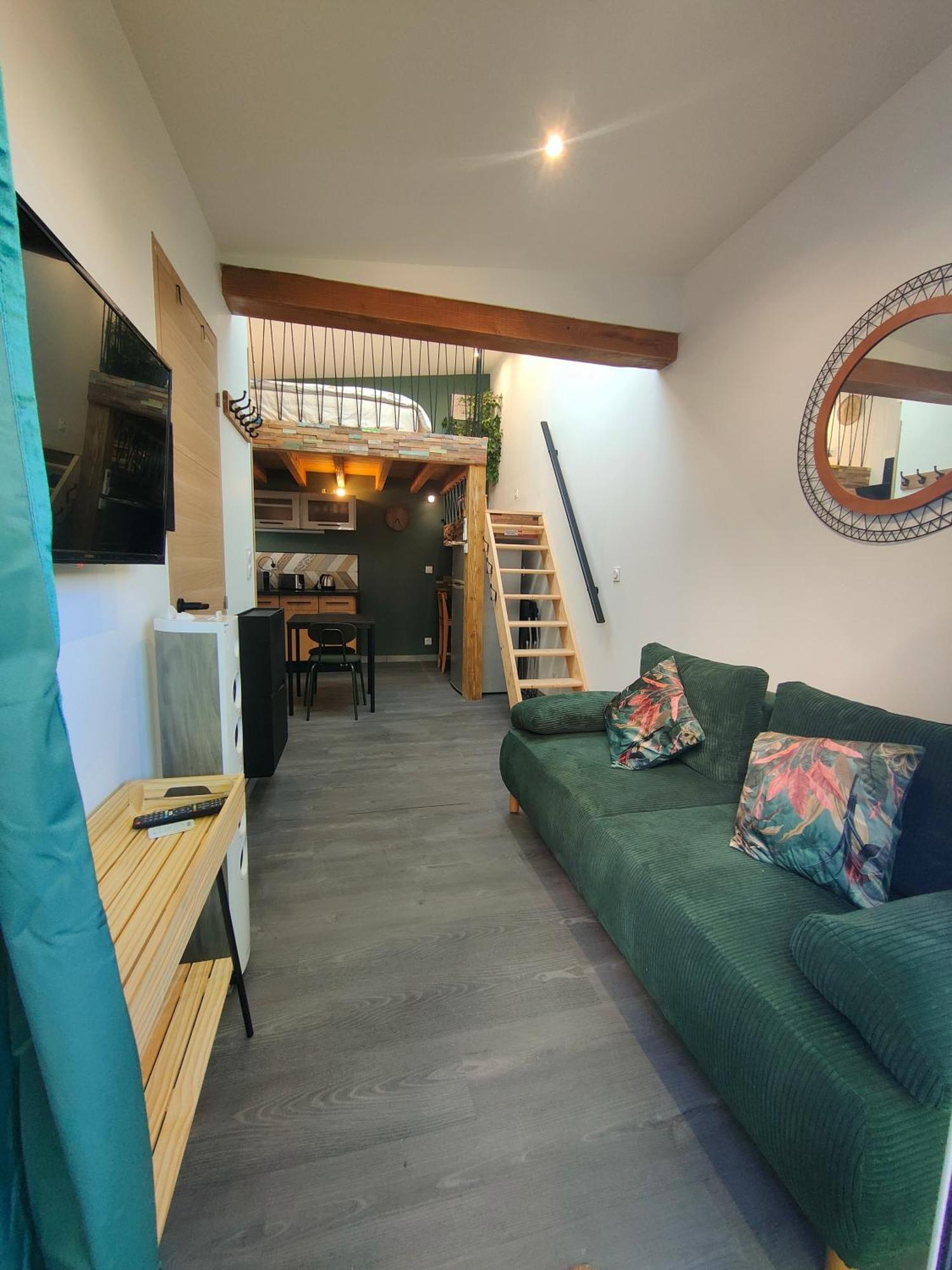 Willa Tiny House Avec Jardin Et Acces Piscine Chauffee Saint-Médard-en-Jalles Zewnętrze zdjęcie